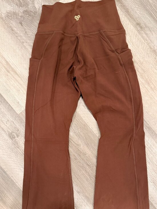Aritzia Pants - Aritzia Golden Brown High Rise Flare Leggings w/ Pockets Size 8